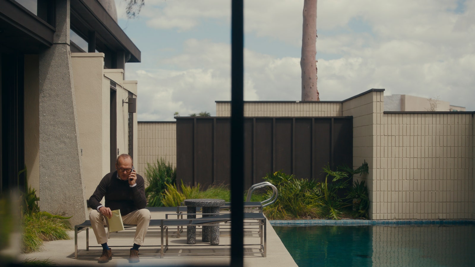 In Goodrich, Michael Keaton’s Character Required the Perfect Midcentury House