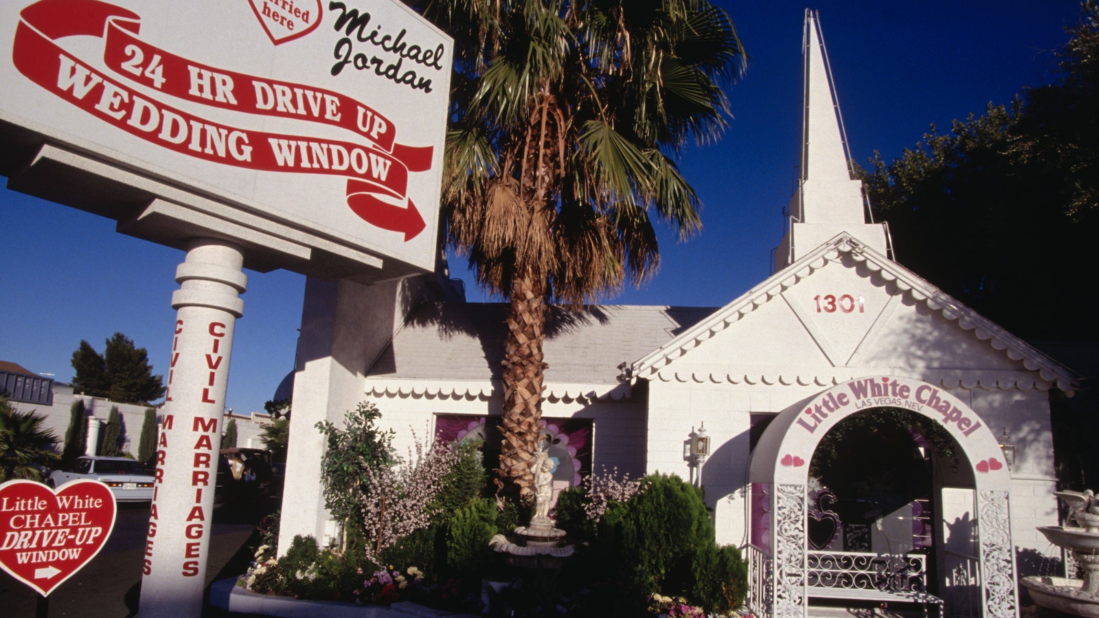 The Starriest Wedding Venue Is a 20-Seat Chapel in Vegas