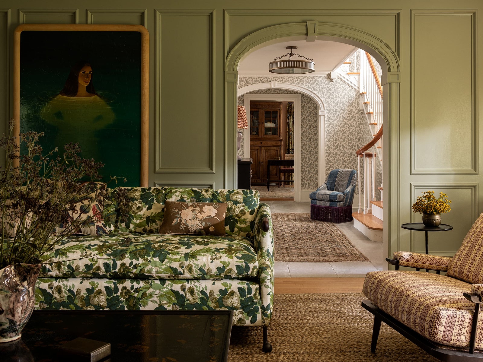 1stDibs’ 2025 Predictions Are In&-From Power Florals to Bauhaus Furniture