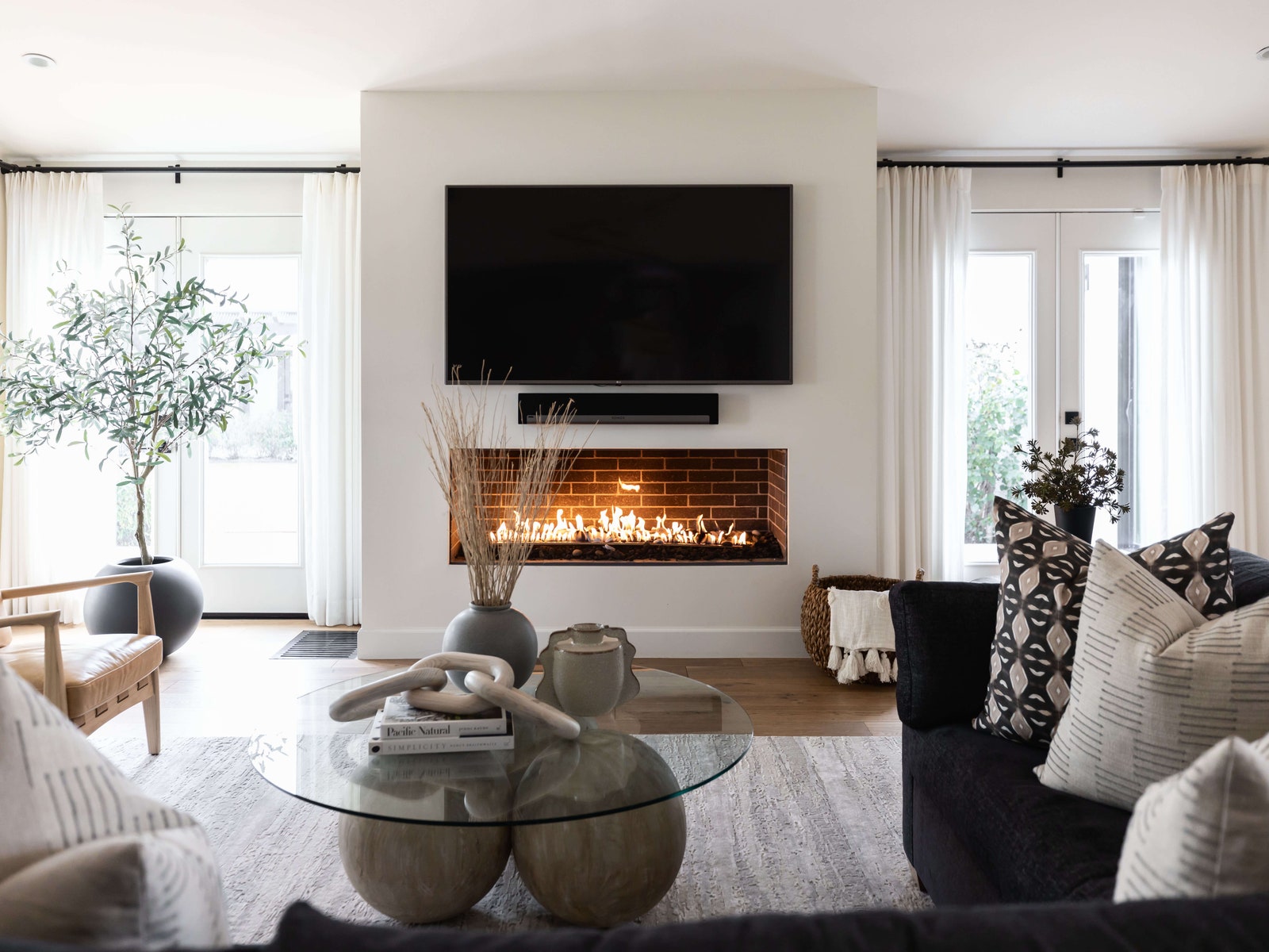 37 Small Living Room Ideas for a Cozy Common Area